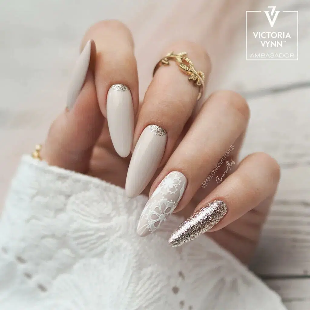 AHQNST Fashion Summer Short Naked Beige White French False Fake Nails Shiny  Press On Fit For Girls Full Cover Wear Finger Nail Art Tips (Color : L5976)  : Amazon.de: Beauty